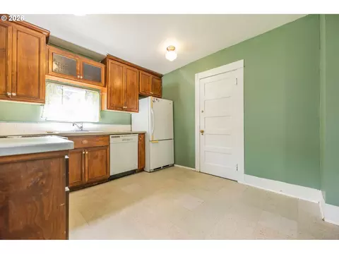 Kitchen - 1223 Washington St, Eugene, OR 97401 photo 2 of 2