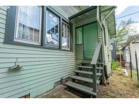 Exterior - 1223 Washington St, Eugene, OR 97401 photo 5 of 6
