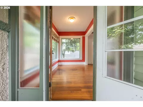 Entry Way - 1223 Washington St, Eugene, OR 97401 photo 1 of 1
