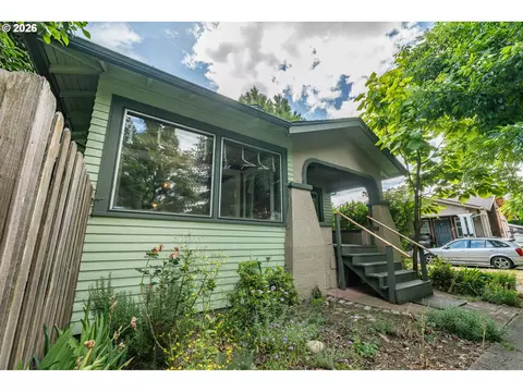 Exterior - 1223 Washington St, Eugene, OR 97401 photo 6 of 6