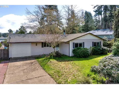 922 S U St, Cottage Grove, OR 97424