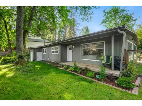 6926 SE Deardorff Rd, Portland, OR 97236