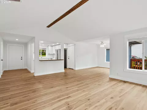 Living - 1409 SW Chastain Ave, Gresham, OR 97080 photo 2 of 6