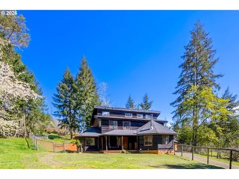 24691 Hall Rd, Cheshire, OR 97419