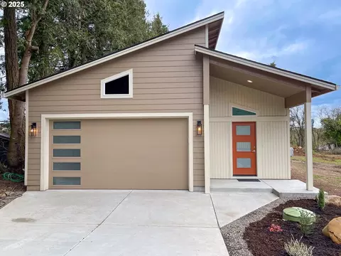 20651 NE Thompson Ter, Fairview, OR 97024