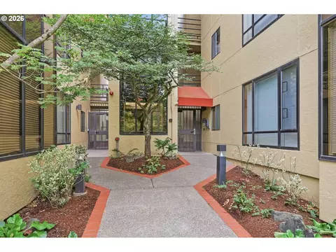 Exterior - 690 Wimbledon Ct, Eugene, OR 97401 photo 2 of 4