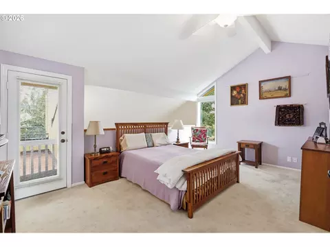 Bedroom - 690 Wimbledon Ct, Eugene, OR 97401 photo 1 of 4