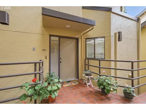 Other - 690 Wimbledon Ct, Eugene, OR 97401 photo 2 of 11