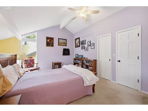 Bedroom - 690 Wimbledon Ct, Eugene, OR 97401 photo 2 of 4