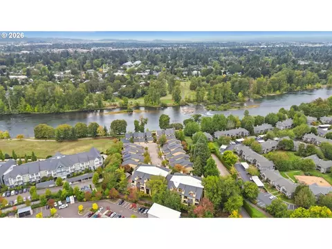 View/Area - 690 Wimbledon Ct, Eugene, OR 97401 photo 4 of 5