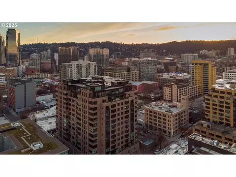 333 NW 9th Ave #606, Portland, OR 97209