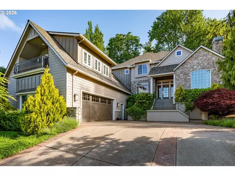 1022 NW Fernridge Ct, Camas, WA 98607