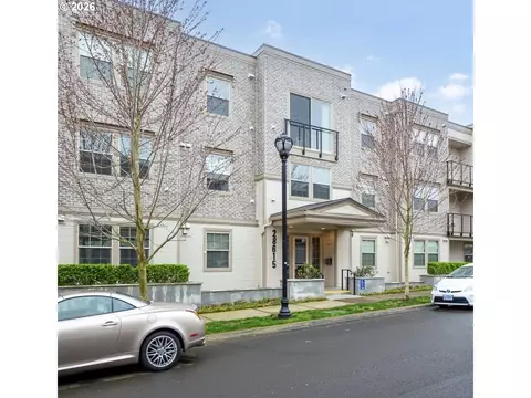 28615 SW Paris Ave #208, Wilsonville, OR 97070