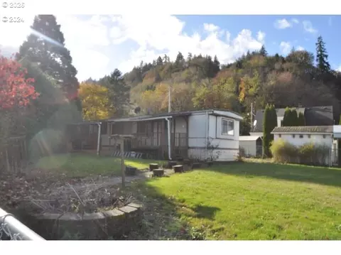 13764 Tandy St, Clatskanie, OR 97016