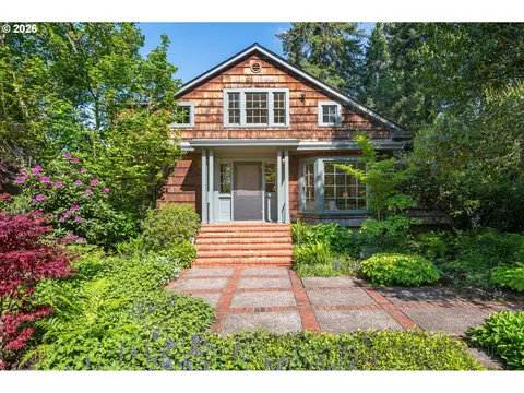 2303 Mcmorran Ave, Eugene, OR 97403