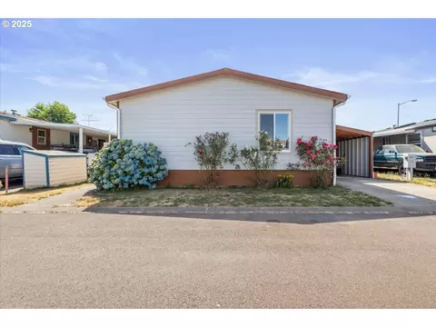 5168 Silver Lp Loop NE #137, Salem, OR 97305