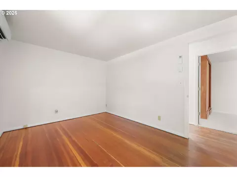 Bedroom - 965 Polk St, Eugene, OR 97402 photo 2 of 5