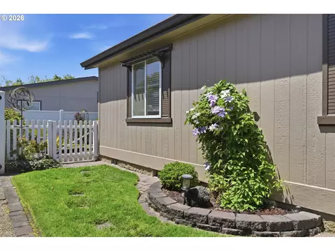 3220 Crescent Ave #33, Eugene, OR 97408 photo 35