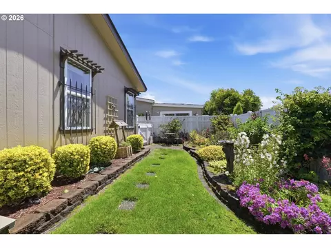 3220 Crescent Ave #33, Eugene, OR 97408 photo 37