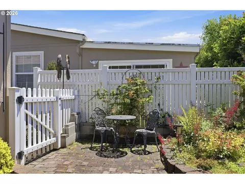 3220 Crescent Ave #33, Eugene, OR 97408 photo 38