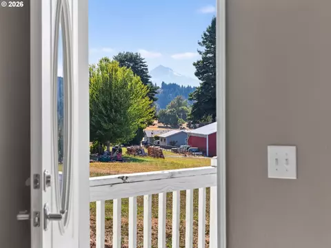 Entry Way - 21901 SE Borges Rd, Damascus, OR 97089 photo 1 of 1
