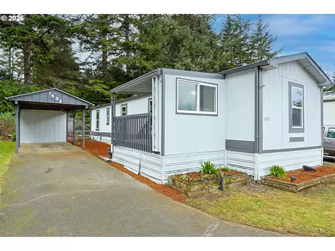 1435 Ventana Ct, Coos Bay, OR 97420