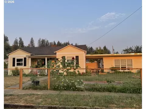 914 4th Ave, Sweet Home, OR 97386