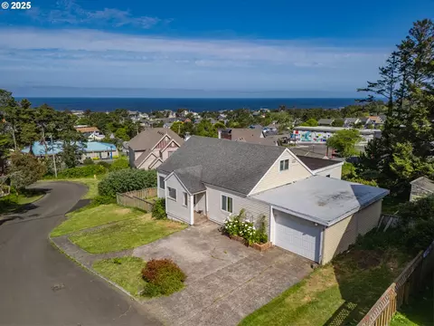 1749 NE 19th St, Lincoln City, OR 97367