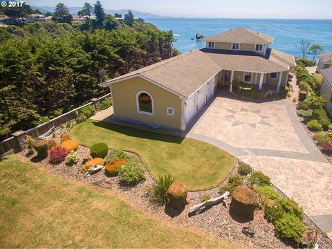 835 Chetco Point Tr, Brookings, OR 97415 photo 1