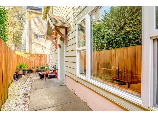 700 Barton Ave #1, Gladstone, OR 97027 photo 1