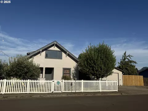 202 S S St, Cottage Grove, OR 97424