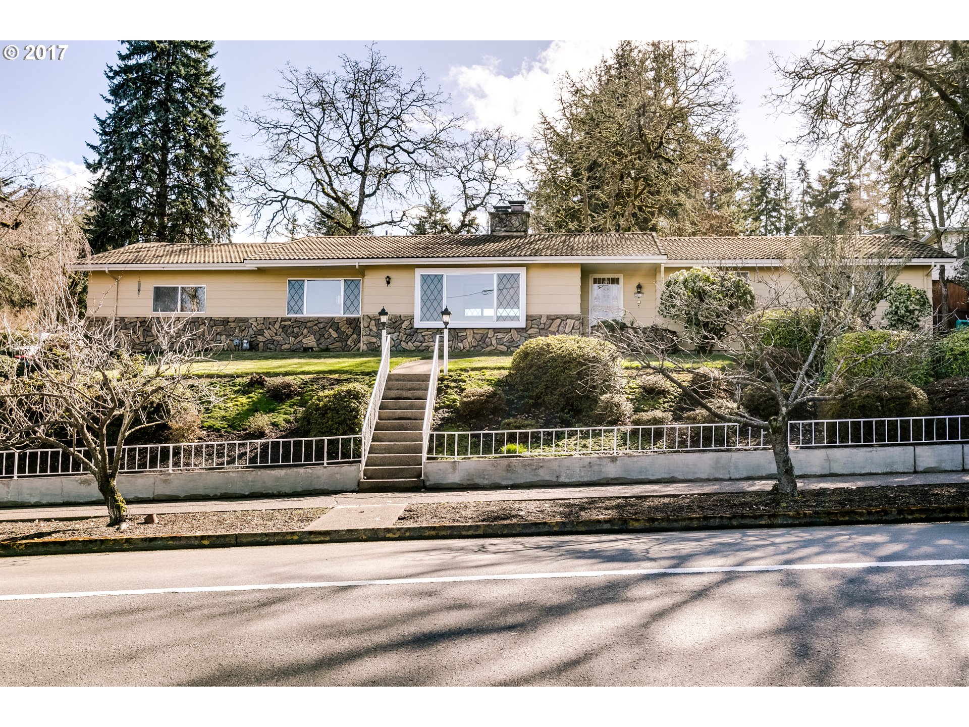 2810 Taylor St, Eugene, OR 97405 photo 1