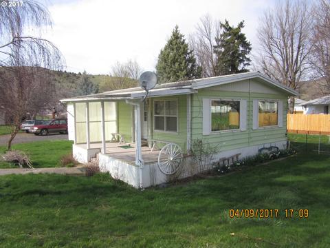 310 Third St, Fossil, OR 97830 photo 1
