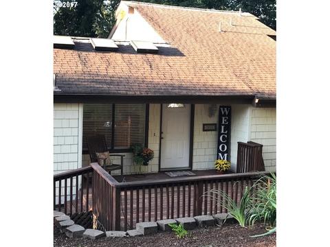 7036 Glacier Dr, Springfield, OR 97478 photo 1