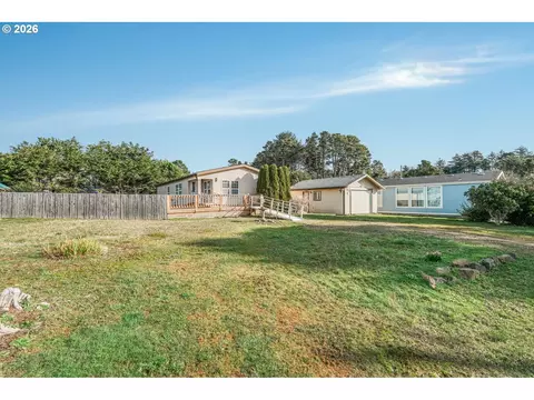 105 Breeze St, Depoe Bay, OR 97341