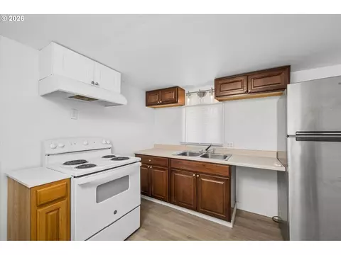Kitchen - 4750 Franklin Blvd #C3, Eugene, OR 97403 photo 1 of 1