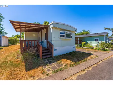 1415 S Bertelsen Rd #152, Eugene, OR 97402