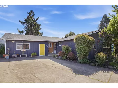 1116 Pleasant St, Springfield, OR 97477