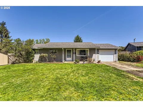 7 Berwick Ct, Molalla, OR 97038