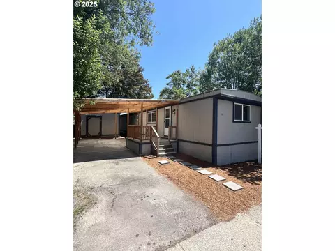 906 SW Alder St #23, Dundee, OR 97115