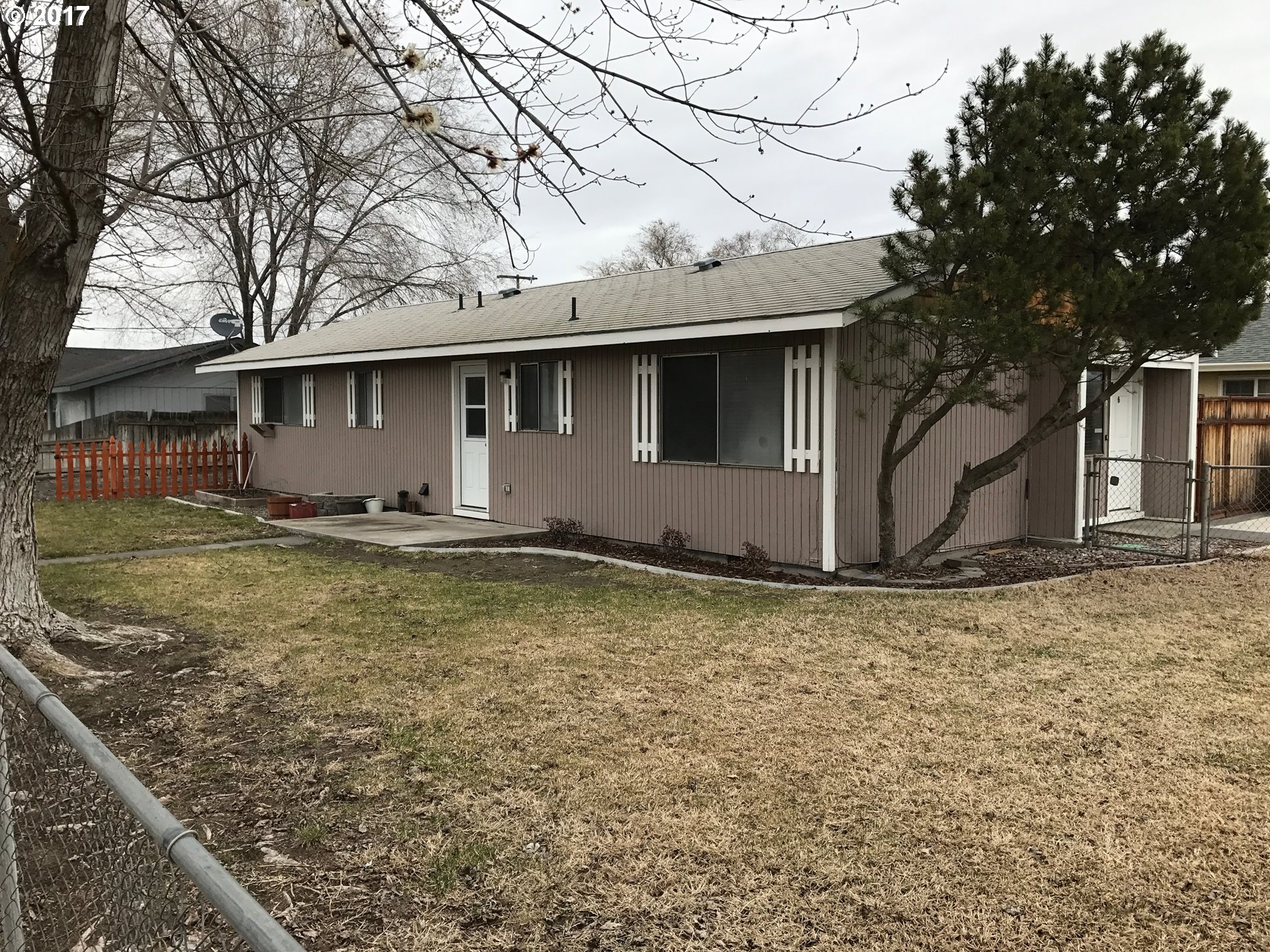 805 E Main St, Hermiston, OR 97838 photo 1