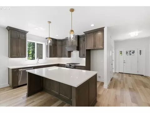 Kitchen - 2147 NE Spitz Rd, Canby, OR 97013 photo 1 of 4
