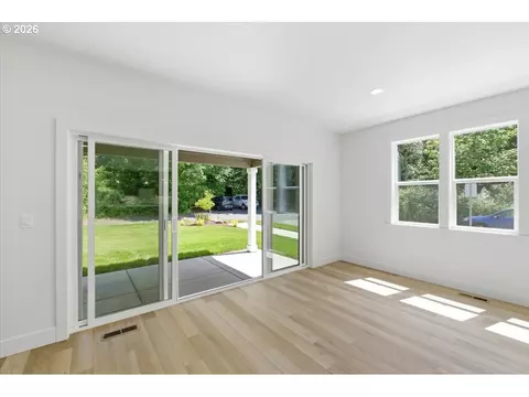 Living - 2147 NE Spitz Rd, Canby, OR 97013 photo 7 of 7
