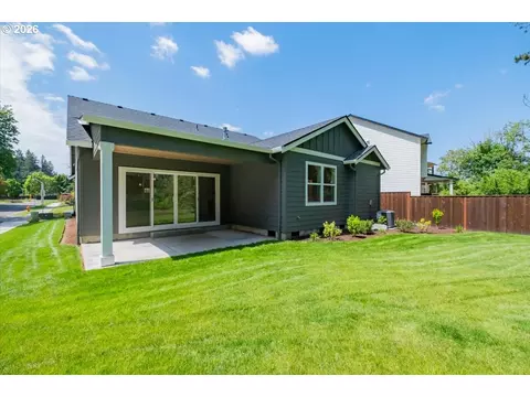 Exterior - 2147 NE Spitz Rd, Canby, OR 97013 photo 7 of 9