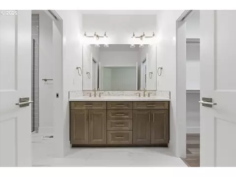 Bath - 2147 NE Spitz Rd, Canby, OR 97013 photo 1 of 6