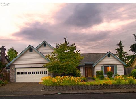 1004 Chateau Meadows Dr, Eugene, OR 97401 photo 1