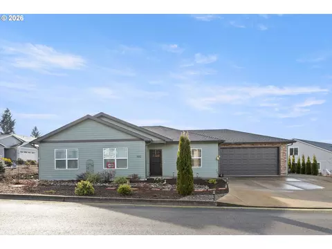582 Fairway Estates Dr, Sutherlin, OR 97479