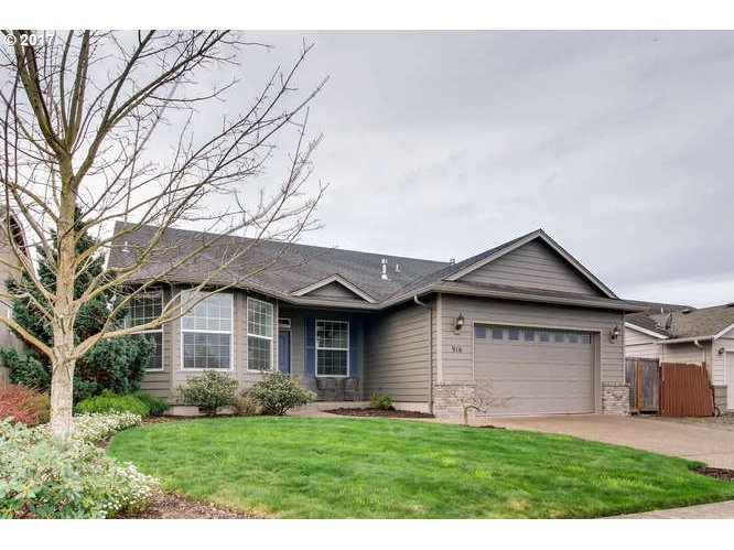 916 Meadow Dr, Molalla, OR 97038 photo 1