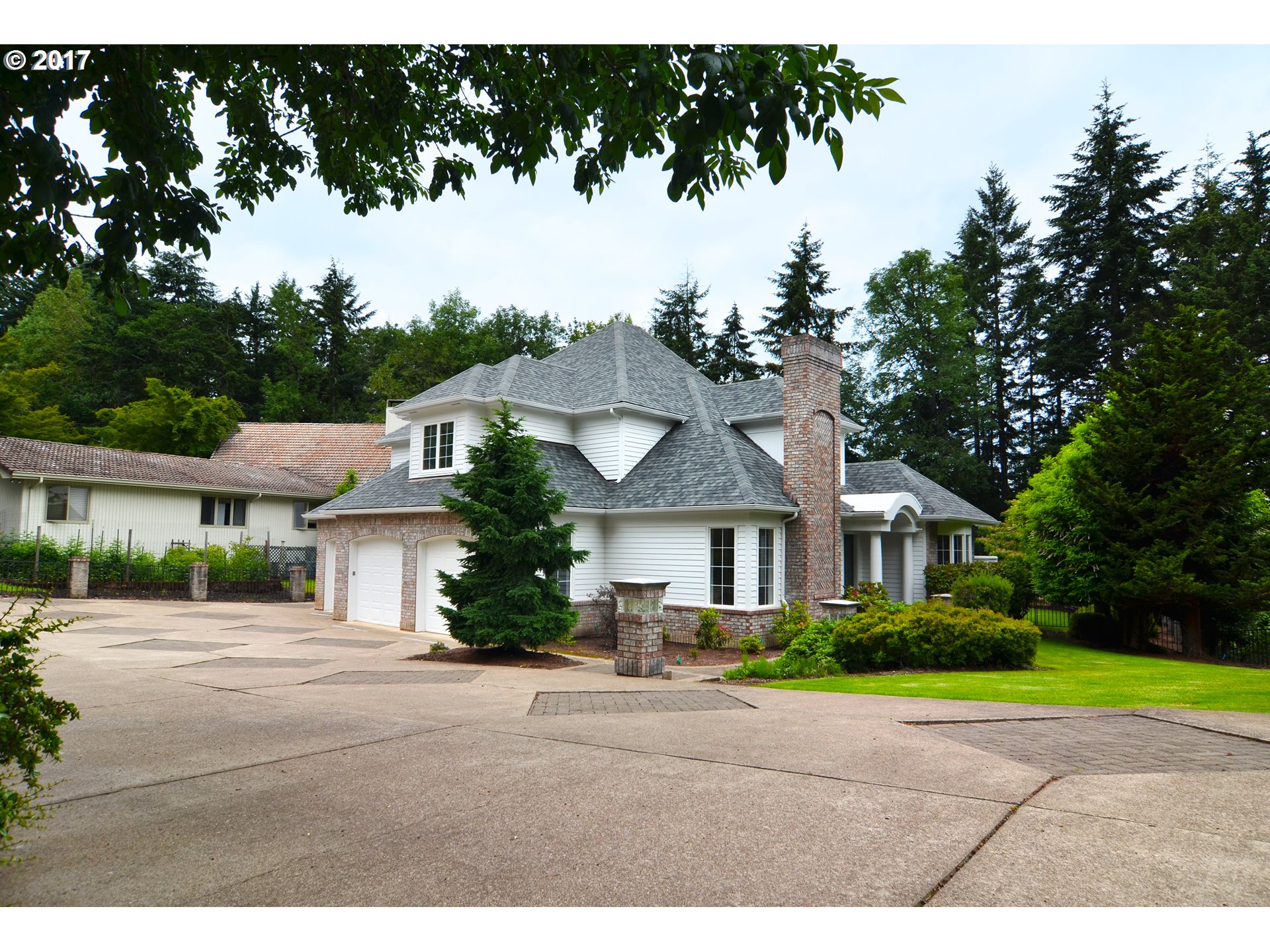 2738 Chambers St, Eugene, OR 97405 photo 1