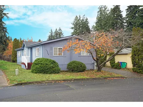 13446 SE Schiller St, Portland, OR 97236